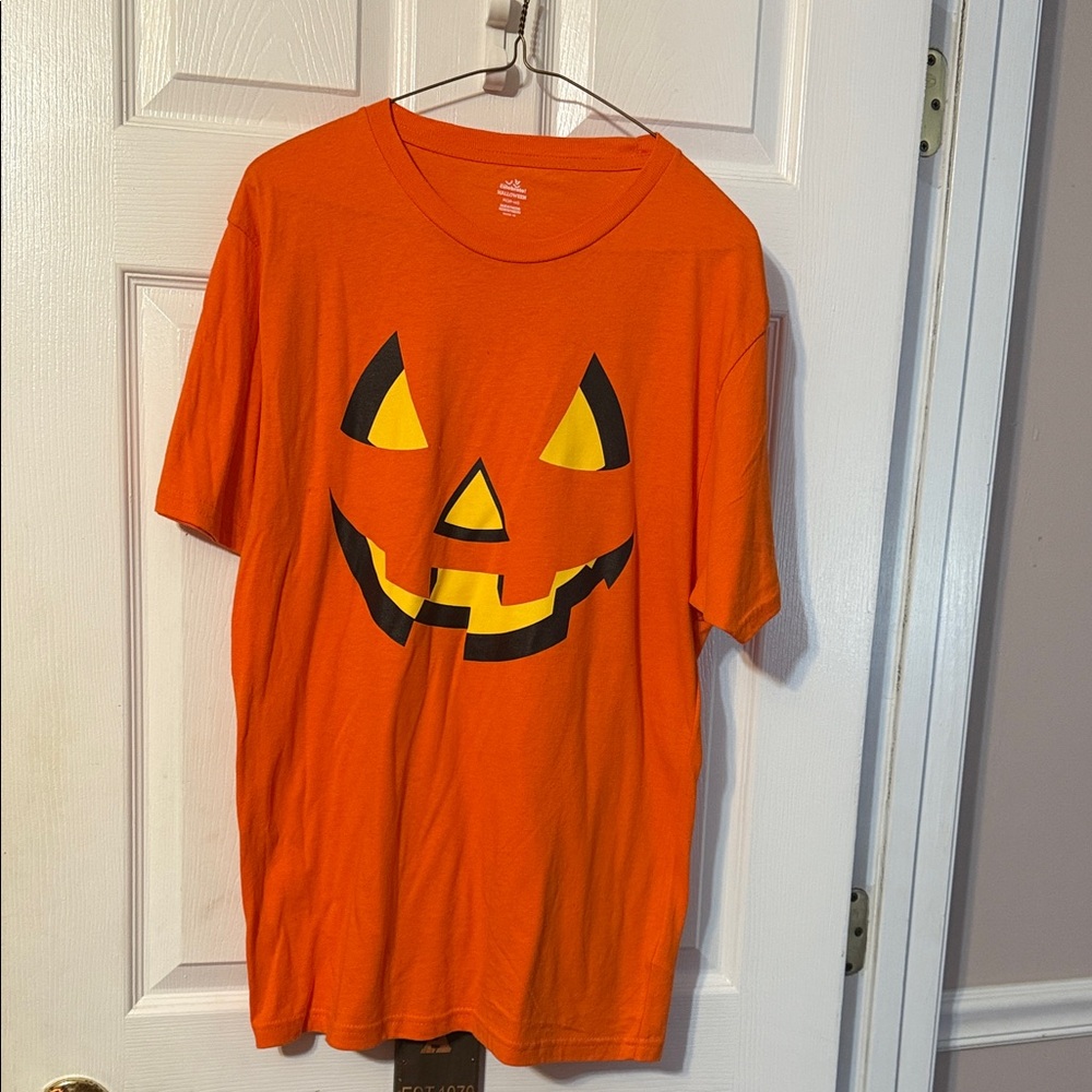 Celebrate men’s halloween pumpkin face shirt; size: M(38-40)
